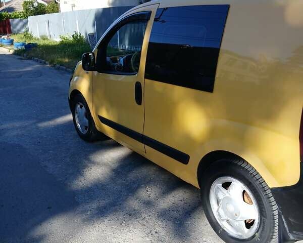 Желтый Фиат Fiorino, объемом двигателя 1.25 л и пробегом 212 тыс. км за 3300 $, фото 4 на Automoto.ua