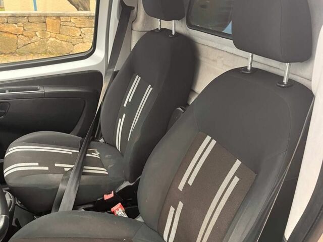 Серый Фиат Fiorino, объемом двигателя 1.3 л и пробегом 260 тыс. км за 4200 $, фото 4 на Automoto.ua