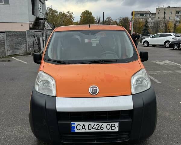 Оранжевый Фиат Fiorino, объемом двигателя 1.25 л и пробегом 293 тыс. км за 3400 $, фото 1 на Automoto.ua