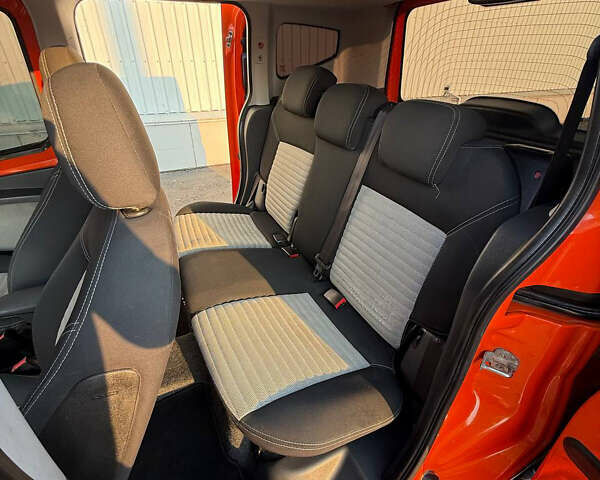 Помаранчевий Фіат Fiorino, об'ємом двигуна 1.25 л та пробігом 250 тис. км за 5500 $, фото 11 на Automoto.ua