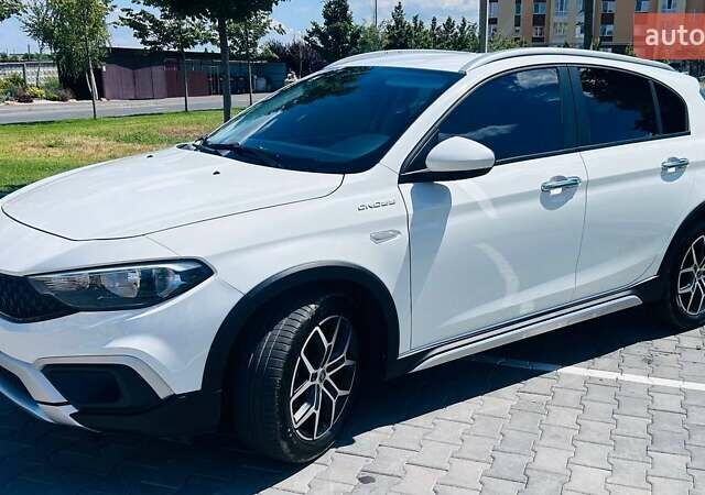 Белый Фиат Tipo Cross, объемом двигателя 1 л и пробегом 13 тыс. км за 16400 $, фото 32 на Automoto.ua
