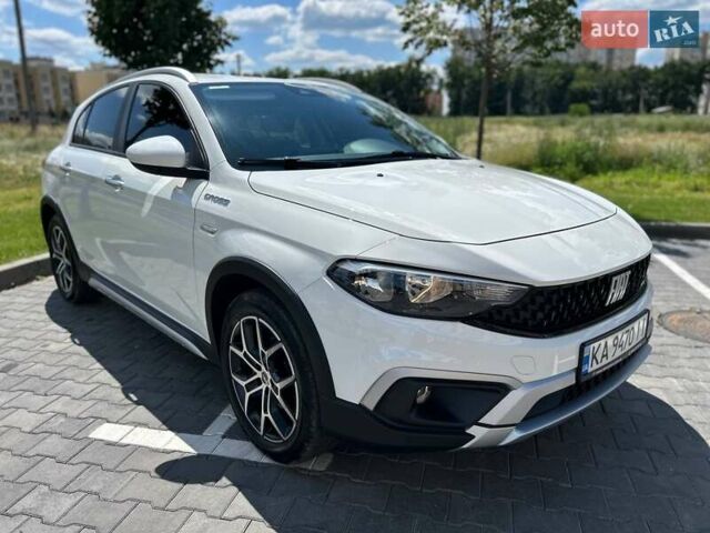 Белый Фиат Tipo Cross, объемом двигателя 1 л и пробегом 13 тыс. км за 16400 $, фото 7 на Automoto.ua