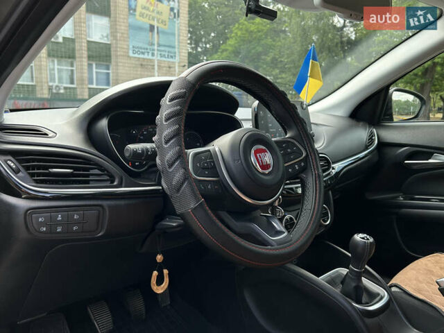 Серый Фиат Tipo Cross, объемом двигателя 1 л и пробегом 27 тыс. км за 15799 $, фото 13 на Automoto.ua