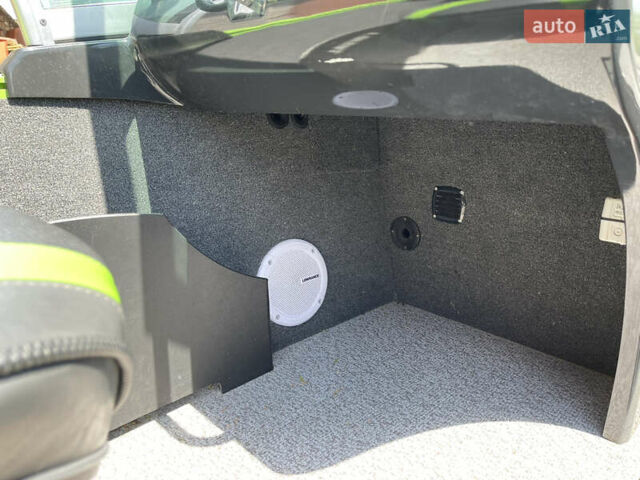 Финвал Fish Pro 555, объемом двигателя 0 л и пробегом 13 тыс. км за 46300 $, фото 13 на Automoto.ua