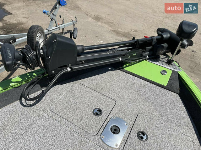 Финвал Fish Pro 555, объемом двигателя 0 л и пробегом 13 тыс. км за 46300 $, фото 6 на Automoto.ua