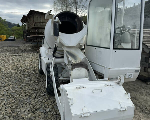 Білий Фіорі ДБ, об'ємом двигуна 0 л та пробігом 1 тис. км за 32000 $, фото 1 на Automoto.ua