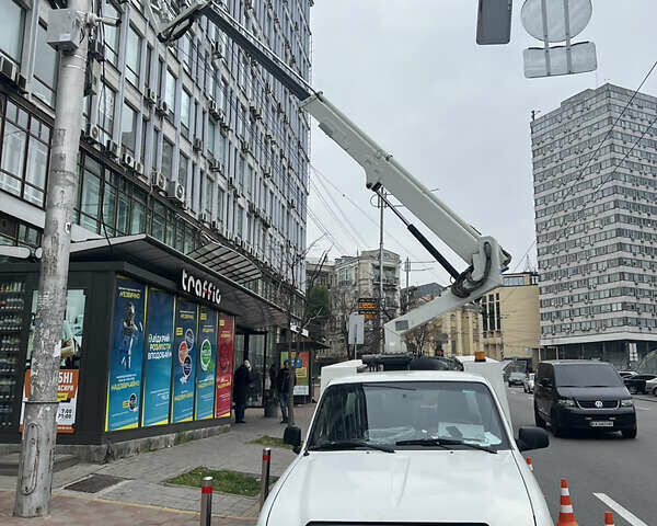 Белый Форд 3600, объемом двигателя 2.3 л и пробегом 1 тыс. км за 16500 $, фото 1 на Automoto.ua