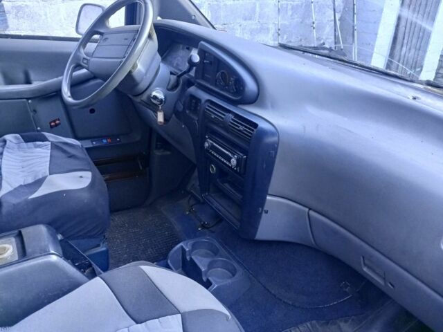 Червоний Форд Аеростар, об'ємом двигуна 3 л та пробігом 287 тис. км за 2800 $, фото 3 на Automoto.ua