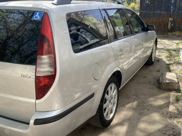 Серый Форд Аэростар, объемом двигателя 2 л и пробегом 355 тыс. км за 3350 $, фото 4 на Automoto.ua