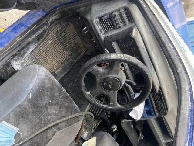 Синий Форд Аэростар, объемом двигателя 2 л и пробегом 300 тыс. км за 500 $, фото 2 на Automoto.ua