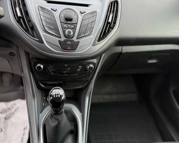 Белый Форд Б-Макс, объемом двигателя 1 л и пробегом 194 тыс. км за 5900 $, фото 15 на Automoto.ua