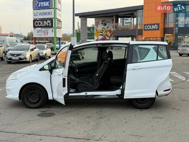 Белый Форд Б-Макс, объемом двигателя 1 л и пробегом 194 тыс. км за 5900 $, фото 6 на Automoto.ua