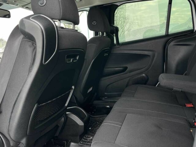 Белый Форд Б-Макс, объемом двигателя 1.6 л и пробегом 180 тыс. км за 8200 $, фото 18 на Automoto.ua