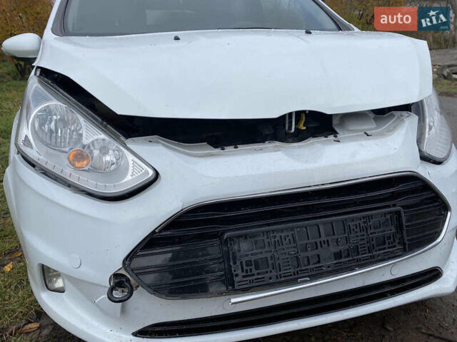 Белый Форд Б-Макс, объемом двигателя 1 л и пробегом 152 тыс. км за 4500 $, фото 5 на Automoto.ua