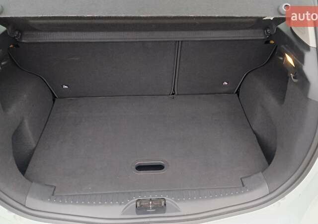 Білий Форд Б-Макс, об'ємом двигуна 1.5 л та пробігом 234 тис. км за 7700 $, фото 15 на Automoto.ua