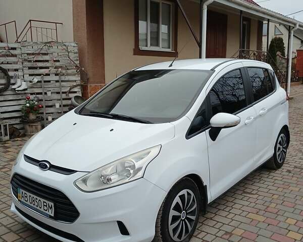 Белый Форд Б-Макс, объемом двигателя 1.5 л и пробегом 140 тыс. км за 8200 $, фото 1 на Automoto.ua