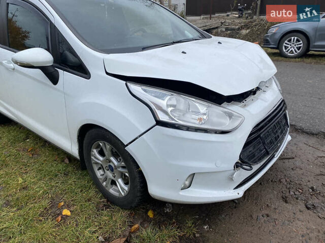 Белый Форд Б-Макс, объемом двигателя 1 л и пробегом 152 тыс. км за 4500 $, фото 9 на Automoto.ua