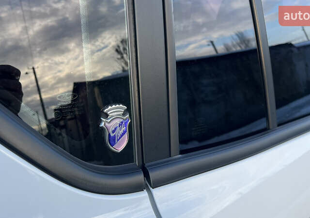 Белый Форд Б-Макс, объемом двигателя 1 л и пробегом 154 тыс. км за 5650 $, фото 10 на Automoto.ua