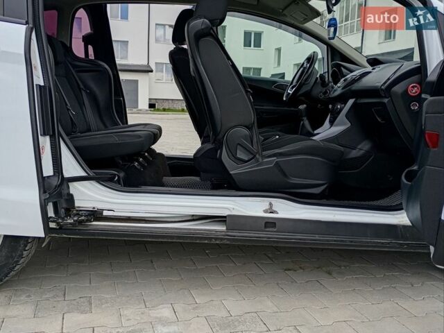 Белый Форд Б-Макс, объемом двигателя 1 л и пробегом 154 тыс. км за 5450 $, фото 7 на Automoto.ua