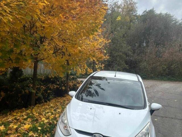 Білий Форд Б-Макс, об'ємом двигуна 1.5 л та пробігом 130 тис. км за 8500 $, фото 3 на Automoto.ua