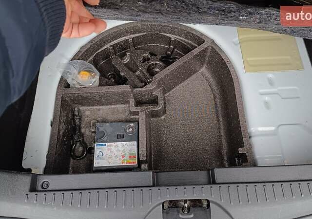 Білий Форд Б-Макс, об'ємом двигуна 1.5 л та пробігом 234 тис. км за 7700 $, фото 14 на Automoto.ua