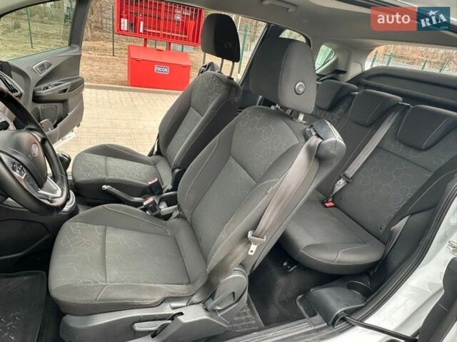 Білий Форд Б-Макс, об'ємом двигуна 1 л та пробігом 117 тис. км за 5900 $, фото 17 на Automoto.ua