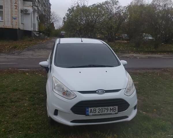 Белый Форд Б-Макс, объемом двигателя 1 л и пробегом 176 тыс. км за 6000 $, фото 4 на Automoto.ua