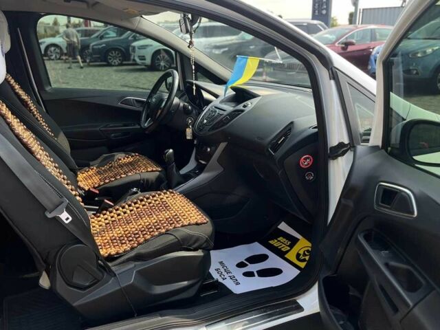 Белый Форд Б-Макс, объемом двигателя 1 л и пробегом 153 тыс. км за 7100 $, фото 18 на Automoto.ua