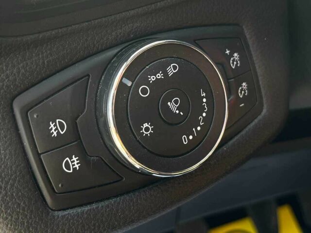 Белый Форд Б-Макс, объемом двигателя 1 л и пробегом 153 тыс. км за 7100 $, фото 15 на Automoto.ua