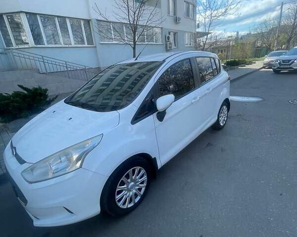 Белый Форд Б-Макс, объемом двигателя 1.5 л и пробегом 257 тыс. км за 7500 $, фото 1 на Automoto.ua