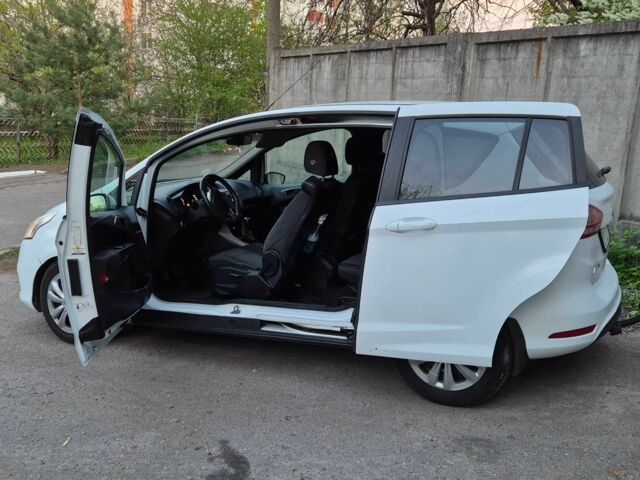 Белый Форд Б-Макс, объемом двигателя 1.5 л и пробегом 123 тыс. км за 5500 $, фото 4 на Automoto.ua