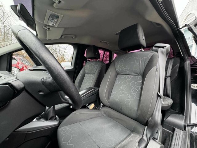 Черный Форд Б-Макс, объемом двигателя 1 л и пробегом 220 тыс. км за 5490 $, фото 21 на Automoto.ua