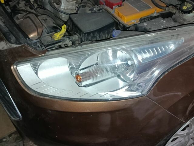 Коричневий Форд Б-Макс, об'ємом двигуна 1 л та пробігом 126 тис. км за 1700 $, фото 5 на Automoto.ua