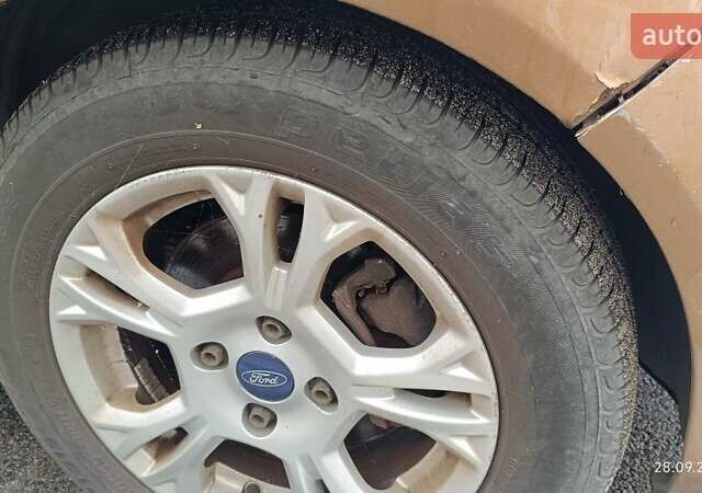 Коричневий Форд Б-Макс, об'ємом двигуна 1 л та пробігом 179 тис. км за 5206 $, фото 5 на Automoto.ua