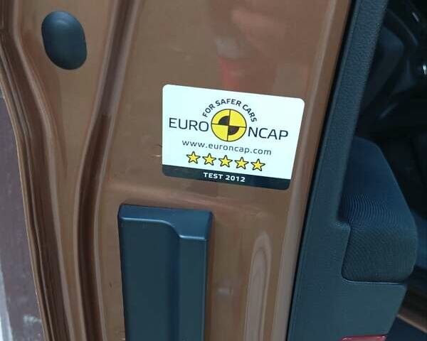 Коричневий Форд Б-Макс, об'ємом двигуна 1 л та пробігом 118 тис. км за 7500 $, фото 26 на Automoto.ua