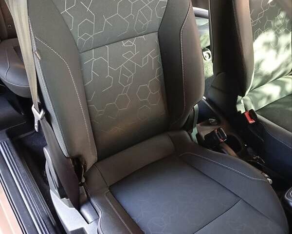 Коричневий Форд Б-Макс, об'ємом двигуна 1 л та пробігом 118 тис. км за 7500 $, фото 72 на Automoto.ua