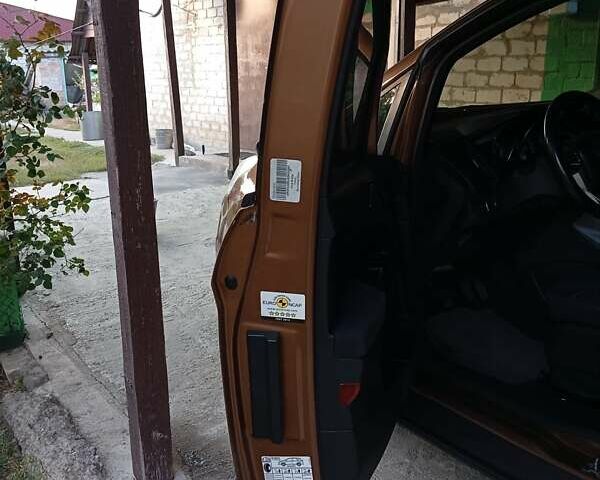Коричневий Форд Б-Макс, об'ємом двигуна 1 л та пробігом 118 тис. км за 7500 $, фото 28 на Automoto.ua