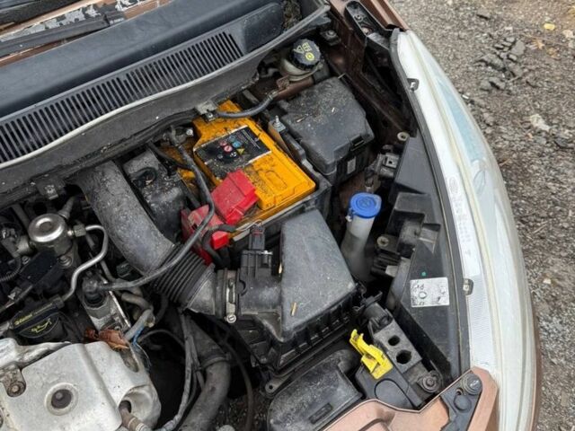 Коричневый Форд Б-Макс, объемом двигателя 1 л и пробегом 145 тыс. км за 1700 $, фото 6 на Automoto.ua