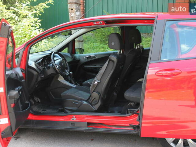 Червоний Форд Б-Макс, об'ємом двигуна 1.6 л та пробігом 251 тис. км за 6800 $, фото 5 на Automoto.ua