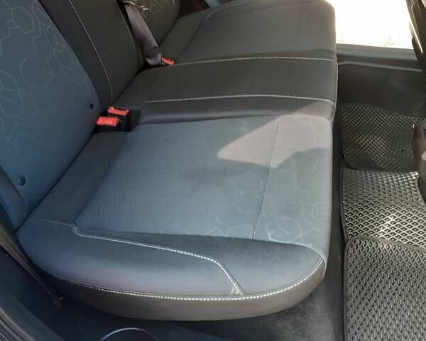 Серый Форд Б-Макс, объемом двигателя 1 л и пробегом 206 тыс. км за 6300 $, фото 22 на Automoto.ua