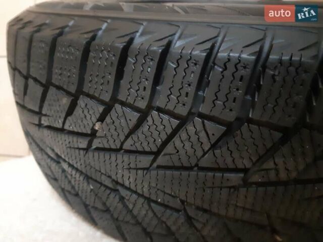 Серый Форд Б-Макс, объемом двигателя 1 л и пробегом 206 тыс. км за 6300 $, фото 4 на Automoto.ua