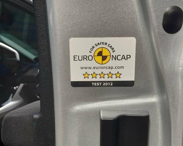 Серый Форд Б-Макс, объемом двигателя 1 л и пробегом 206 тыс. км за 6300 $, фото 9 на Automoto.ua