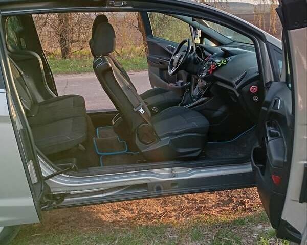 Серый Форд Б-Макс, объемом двигателя 1.56 л и пробегом 218 тыс. км за 7700 $, фото 7 на Automoto.ua