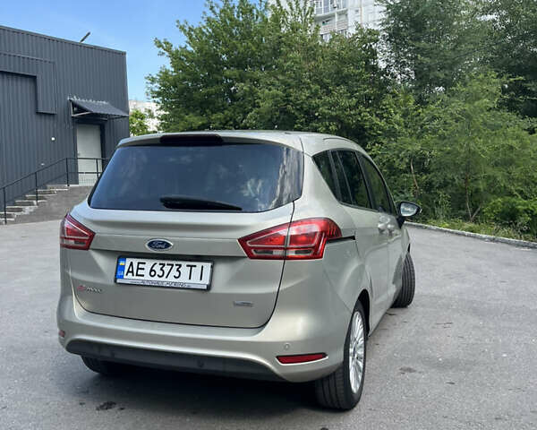 Серый Форд Б-Макс, объемом двигателя 1.6 л и пробегом 212 тыс. км за 8550 $, фото 4 на Automoto.ua