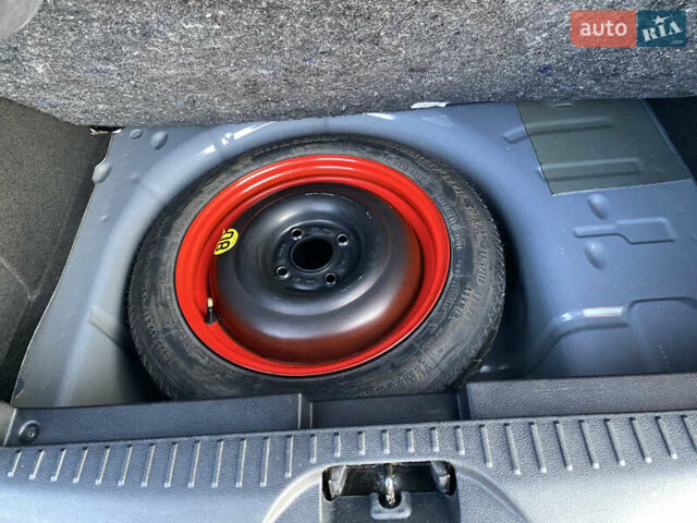 Сірий Форд Б-Макс, об'ємом двигуна 1.6 л та пробігом 138 тис. км за 10500 $, фото 41 на Automoto.ua