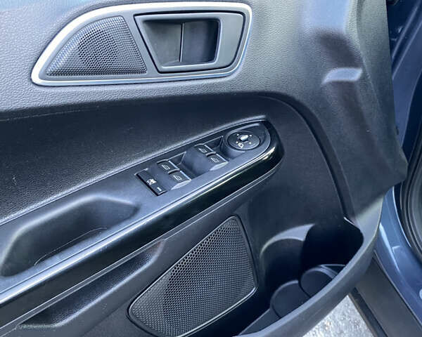 Сірий Форд Б-Макс, об'ємом двигуна 1.6 л та пробігом 138 тис. км за 10500 $, фото 31 на Automoto.ua