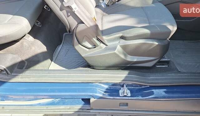 Синий Форд Б-Макс, объемом двигателя 1.6 л и пробегом 162 тыс. км за 9200 $, фото 16 на Automoto.ua