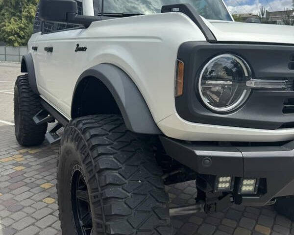 Черный Форд Бронко, объемом двигателя 2.69 л и пробегом 24 тыс. км за 49999 $, фото 2 на Automoto.ua