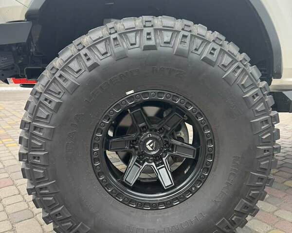 Черный Форд Бронко, объемом двигателя 2.69 л и пробегом 24 тыс. км за 49999 $, фото 24 на Automoto.ua