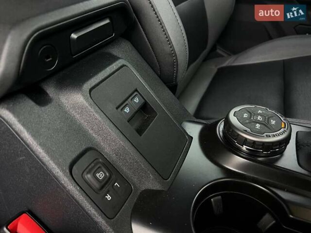 Синий Форд Бронко, объемом двигателя 2.69 л и пробегом 6 тыс. км за 70000 $, фото 28 на Automoto.ua